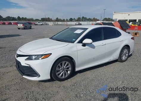 2023 Toyota Camry Le z USA, uszkodzony, nr VIN 4T1C11AK2PU744178